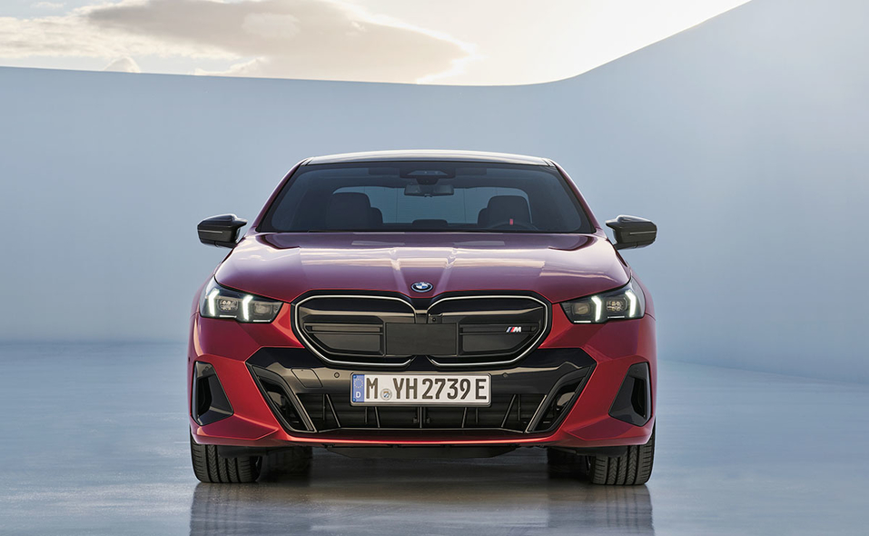 2024 BMW 5 Series photo gallery